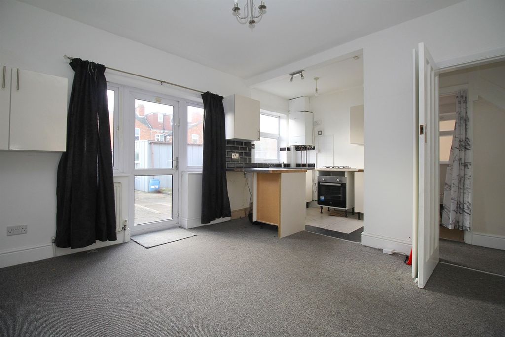 Property photo 2 of 21 Kitchen / Diner