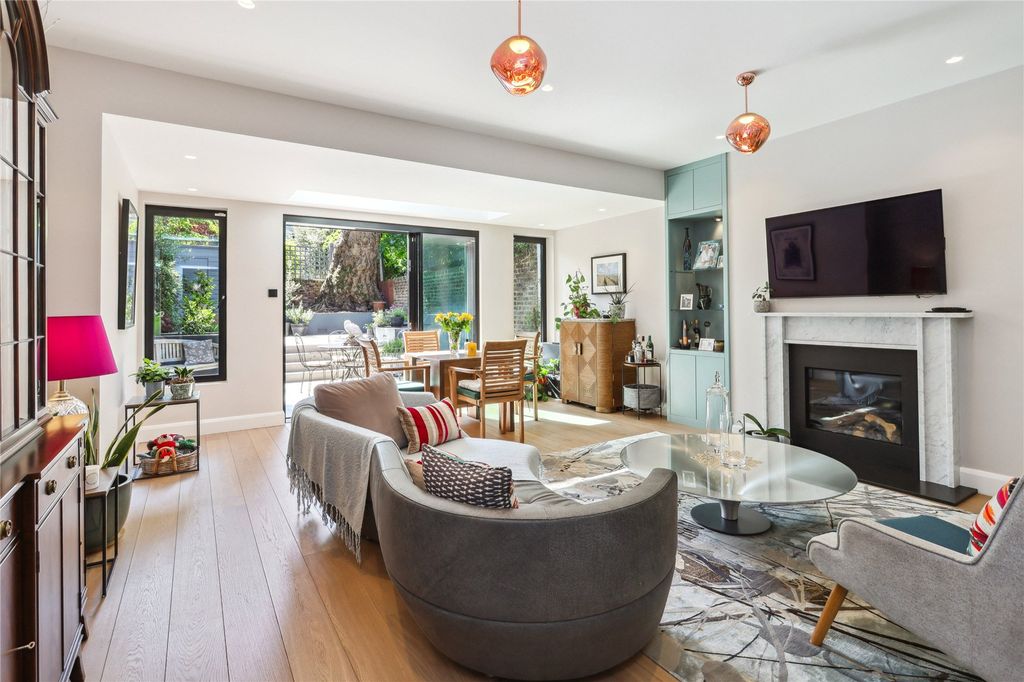 Property photo 2 of 13 Reception Room