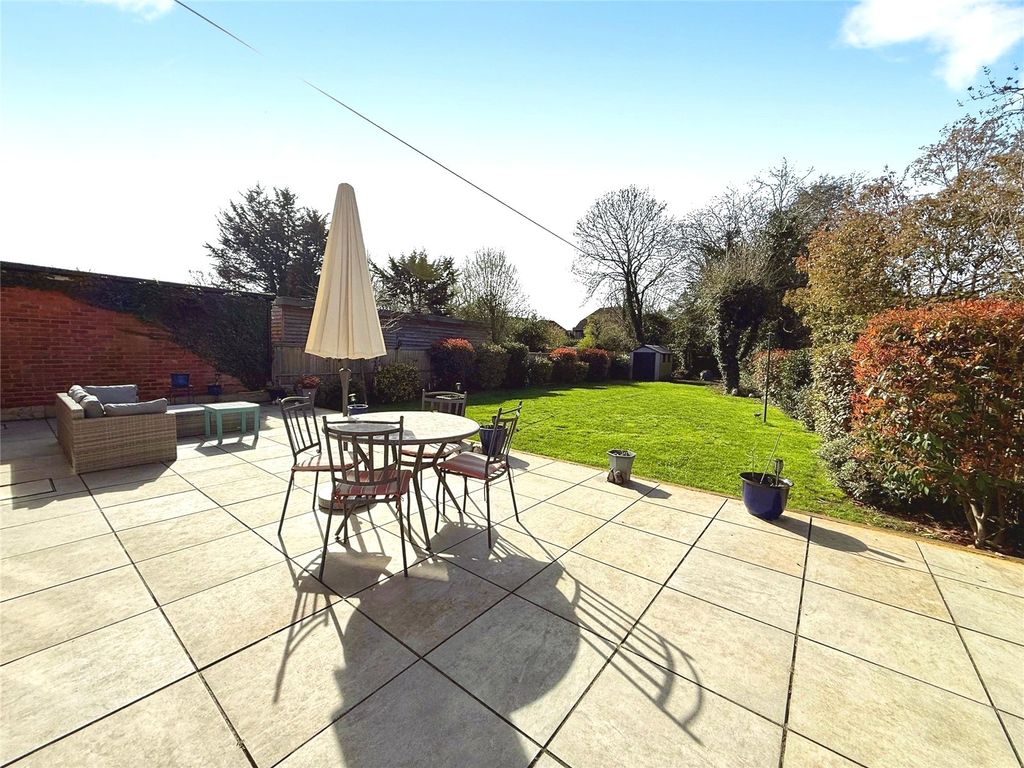 Property photo 2 of 27 Picture No. 32