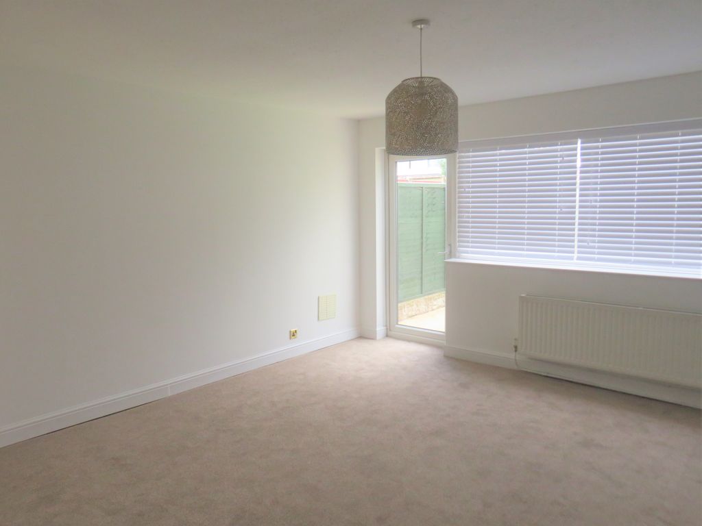 Property photo 3 of 12 Living Room