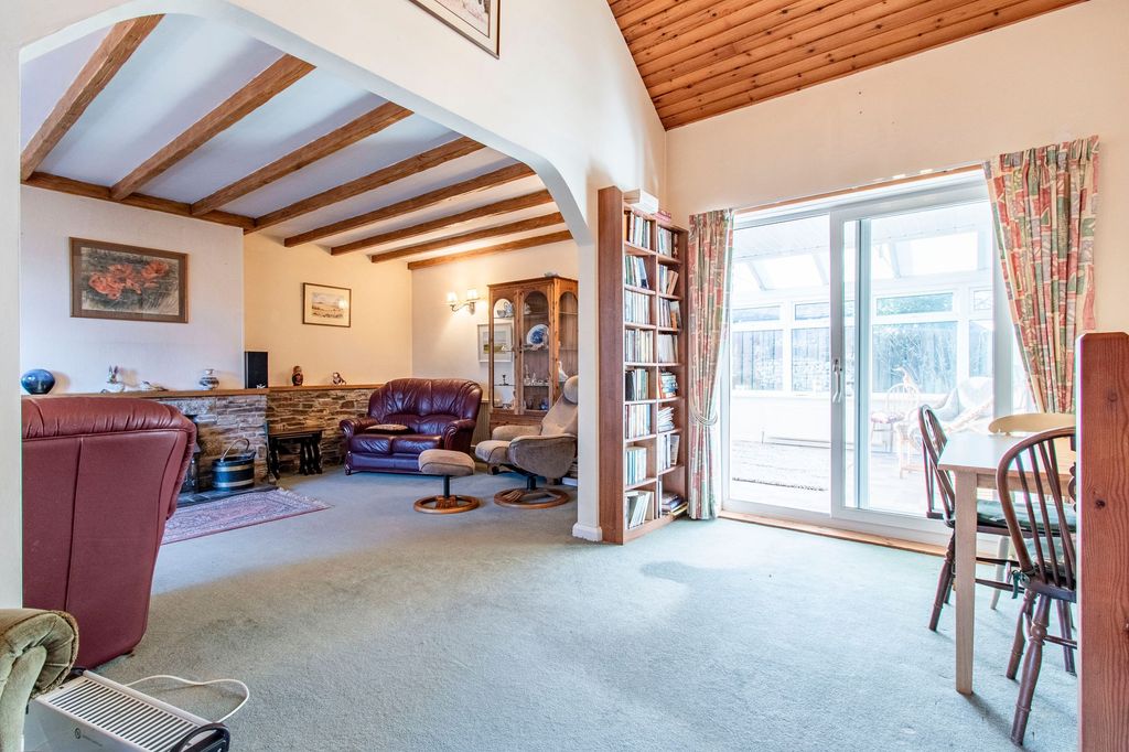 Property photo 3 of 16