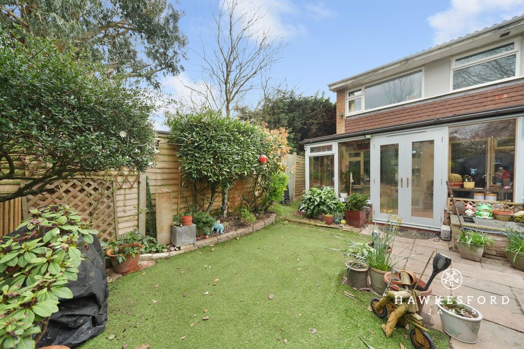 Property photo 3 of 12 Beaconsfield Road, Sittingbourne - Garden