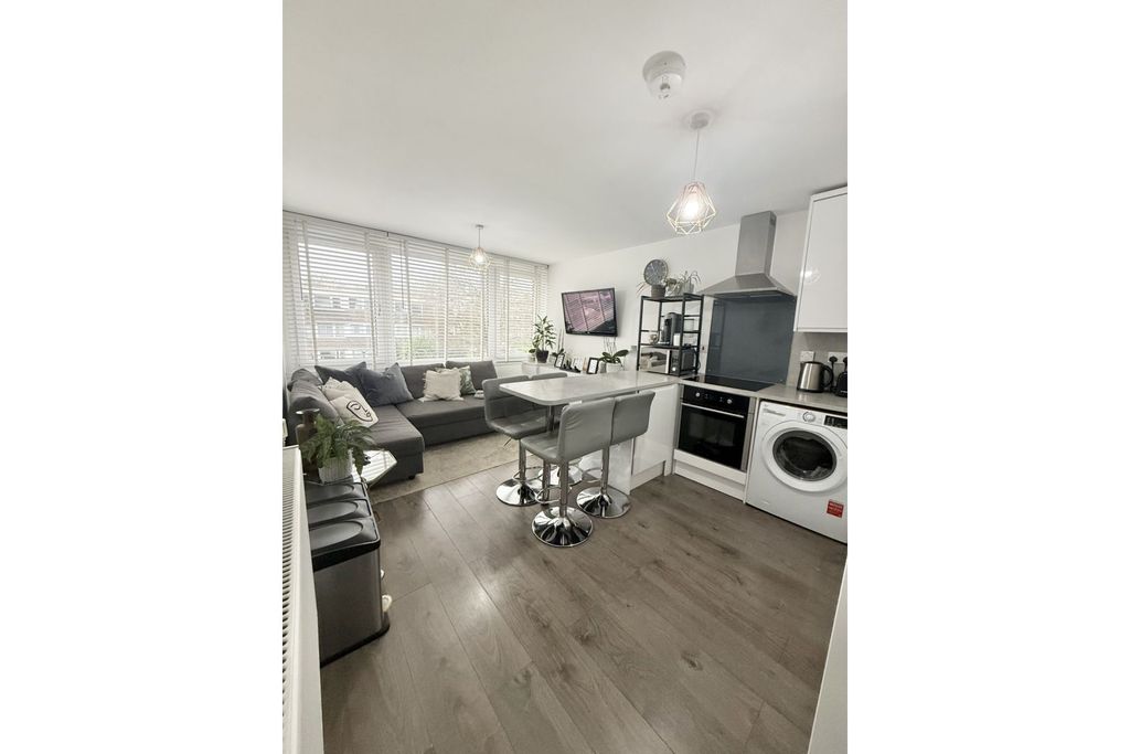 Property photo 2 of 24