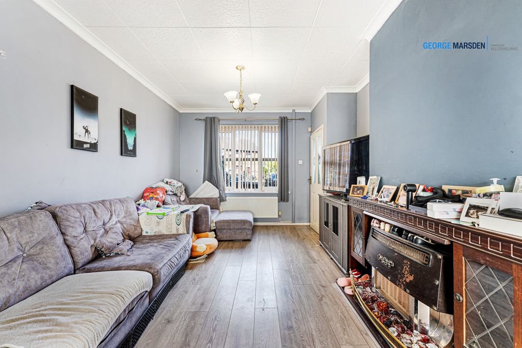 Property photo 2 of 19