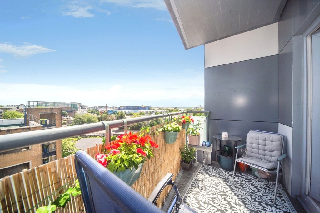 Property photo 1 of 16 Pbox-Img.Jpg