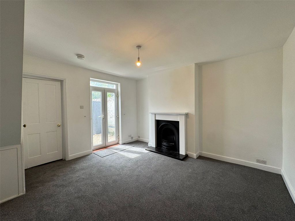 Property photo 3 of 12 Internal