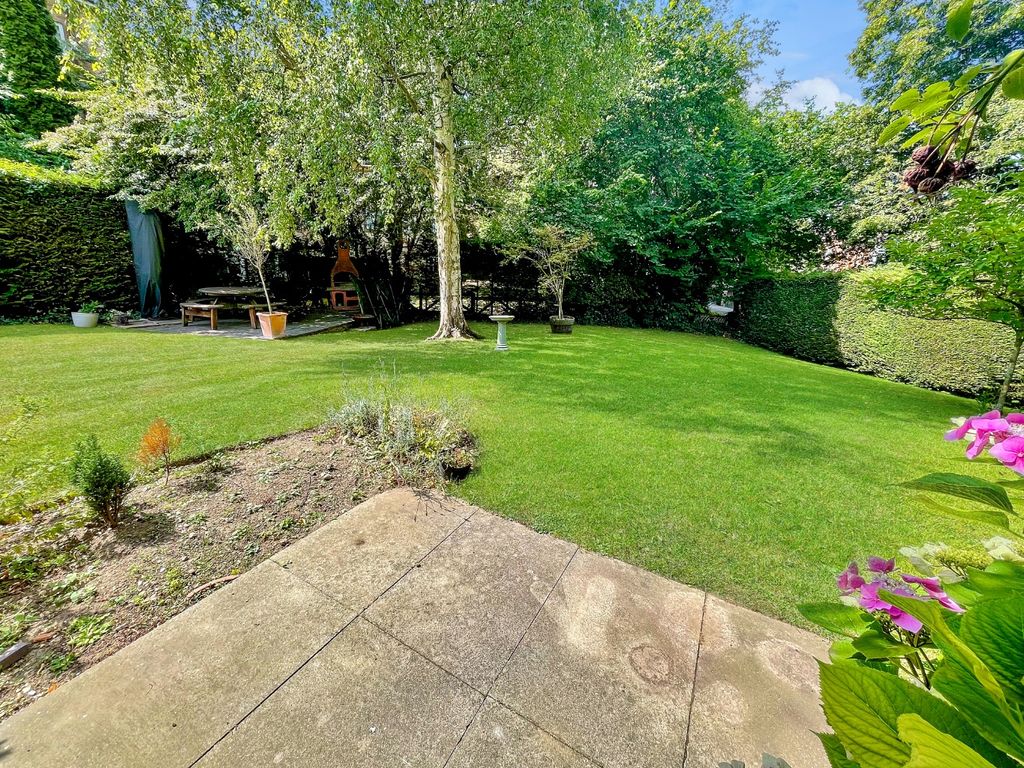 Property photo 2 of 12 4439971
