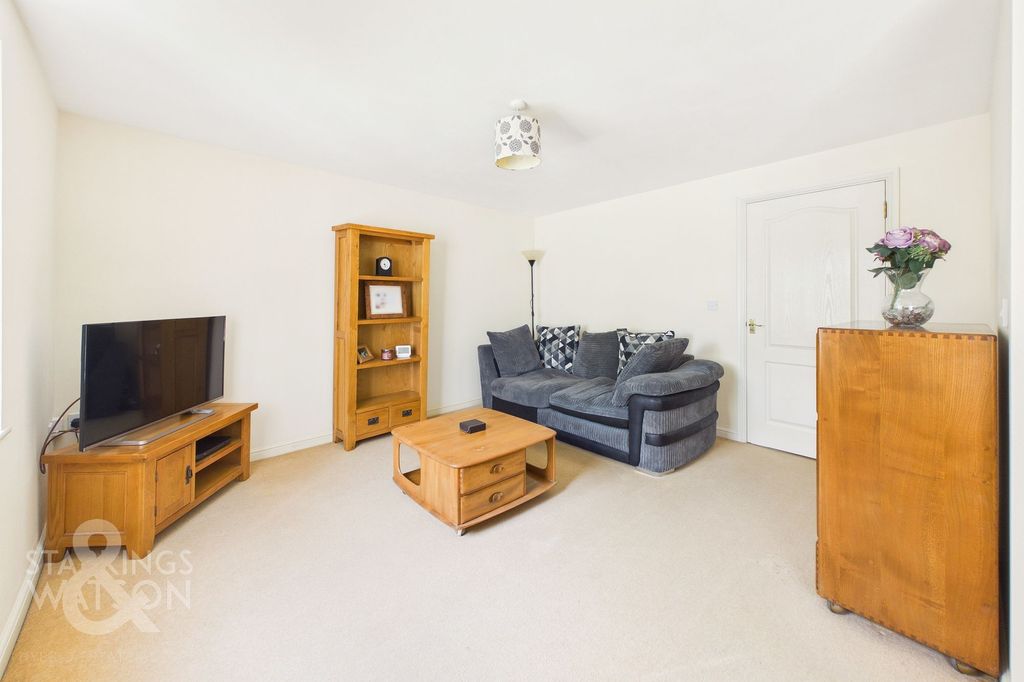 Property photo 3 of 20