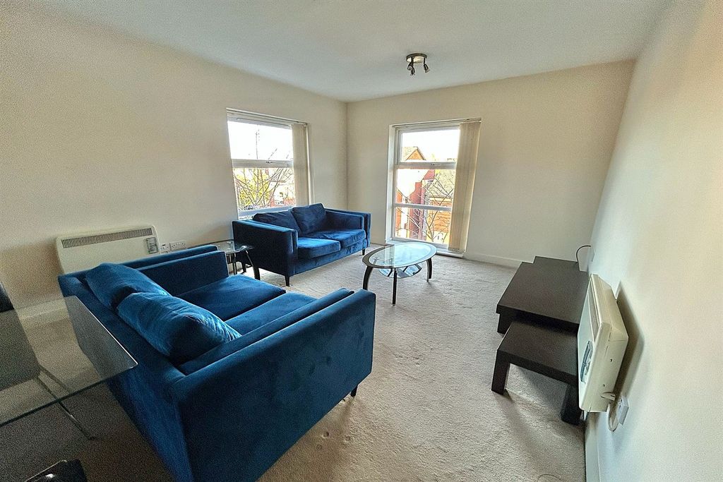 Property photo 2 of 14 Living Room