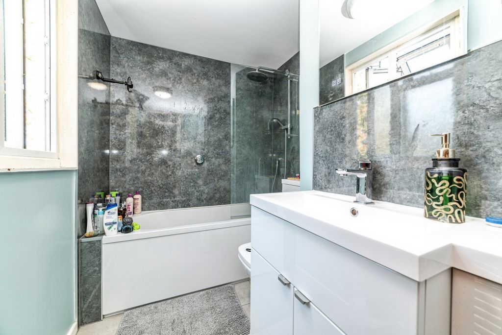 Property photo 3 of 18 Pbox-Img.Jpg