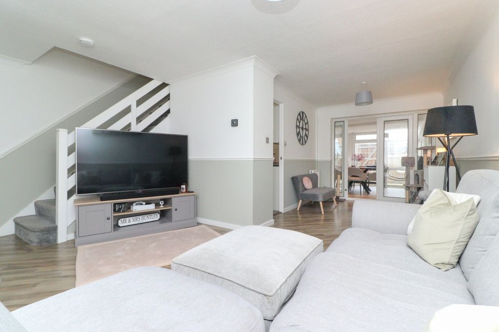 Property photo 3 of 12 Picture 3