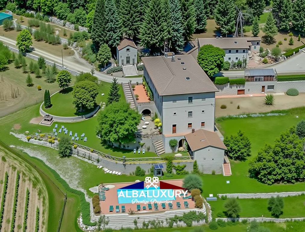 Property photo 3 of 42