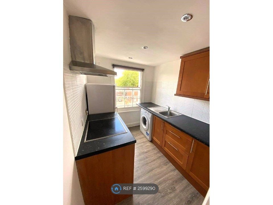 Property photo 3 of 5 Kitchen