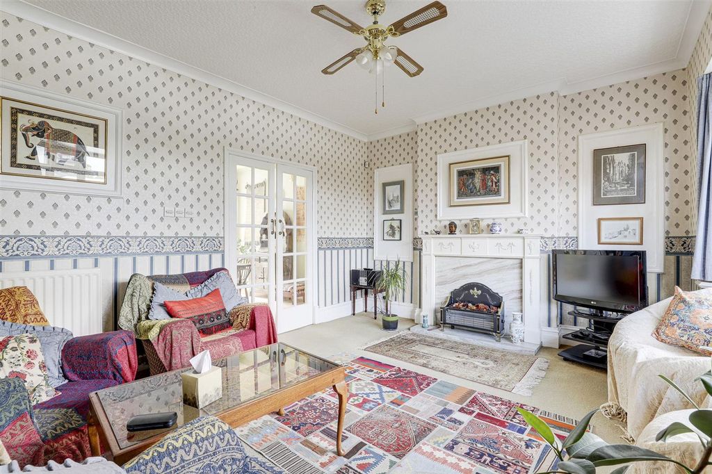 Property photo 3 of 22