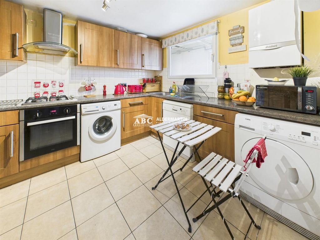 Property photo 3 of 16 Cam03215G0-Pr0066-Still005.Jpg