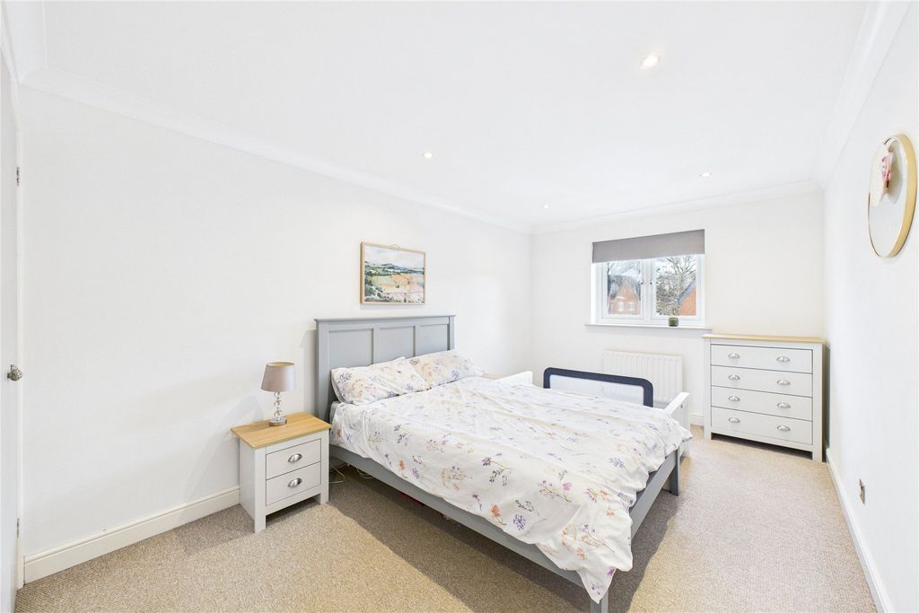 Property photo 3 of 8 Picture No. 34