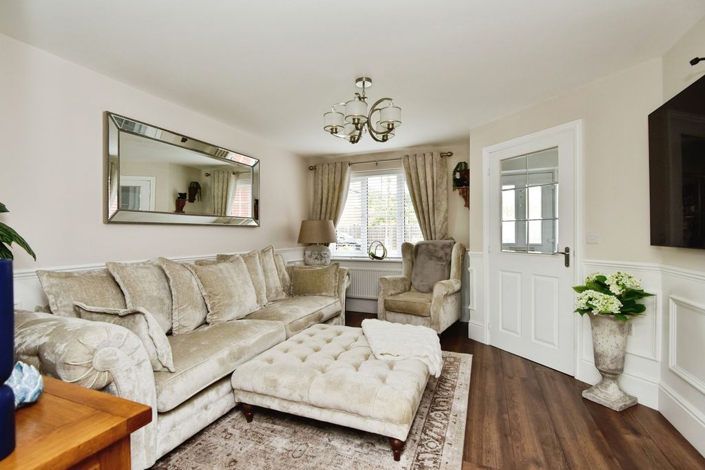 Property photo 3 of 25 Pbox-Img.Jpg