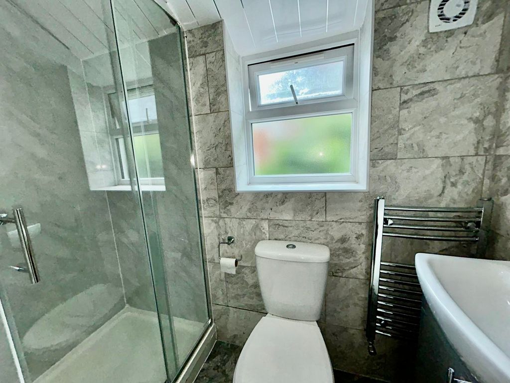 Property photo 2 of 11 A8B960E0-332E-427F-A80F-65B17Fe8Eaa4