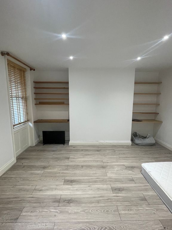 Property photo 3 of 6 5248912