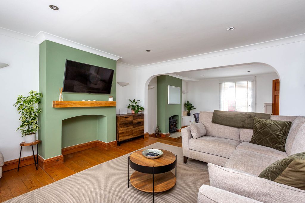 Property photo 2 of 12 Lounge Area