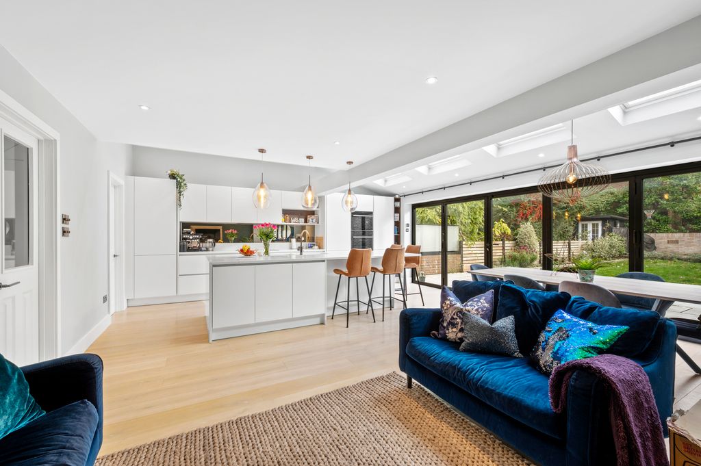 Property photo 3 of 22 Picture No. 07