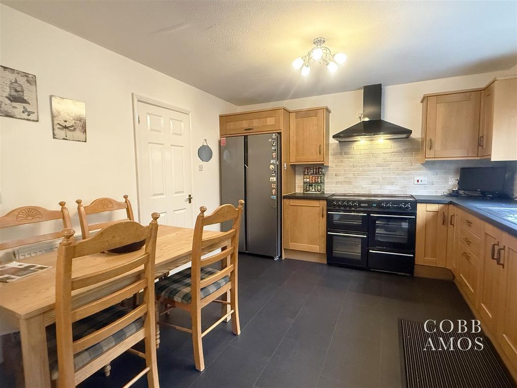 Property photo 3 of 20 Kitchen.Jpg