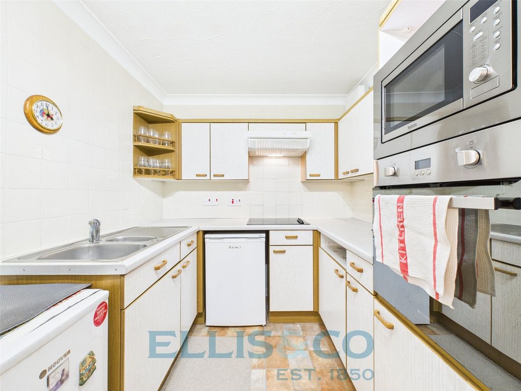 Property photo 2 of 15 Picture No. 14