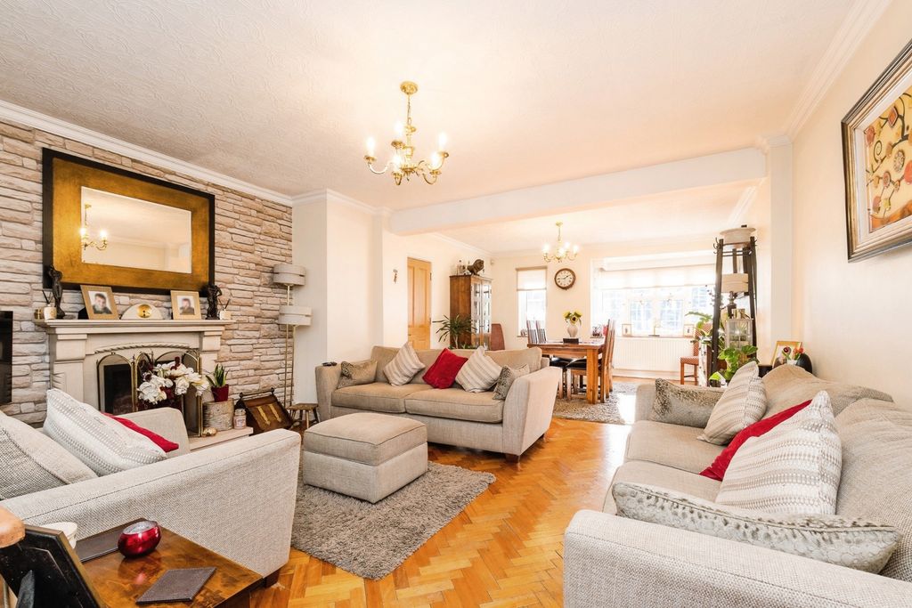 Property photo 3 of 23 Pbox-Img.Jpg