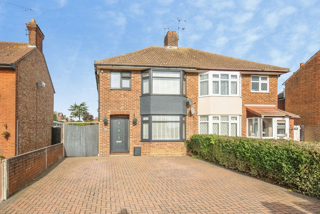 Property photo 1 of 18