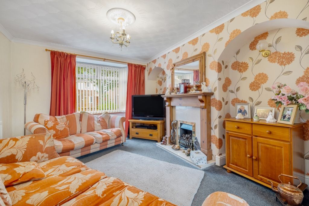 Property photo 2 of 19 40 Rochford Crescent (Boston)-8