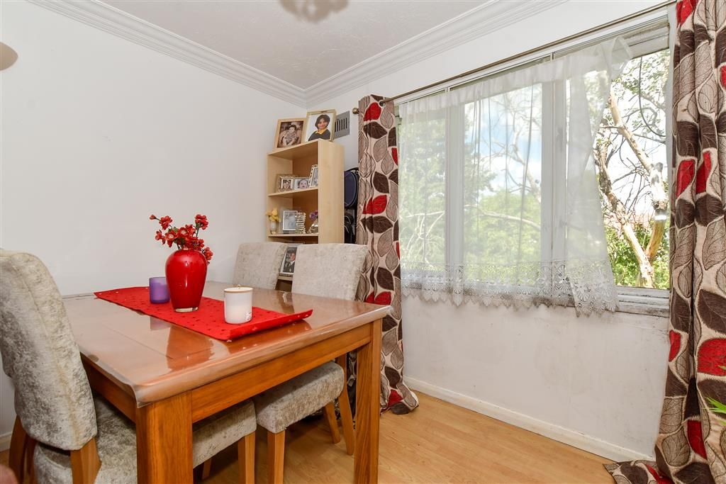 Property photo 1 of 6 Lounge/Diner
