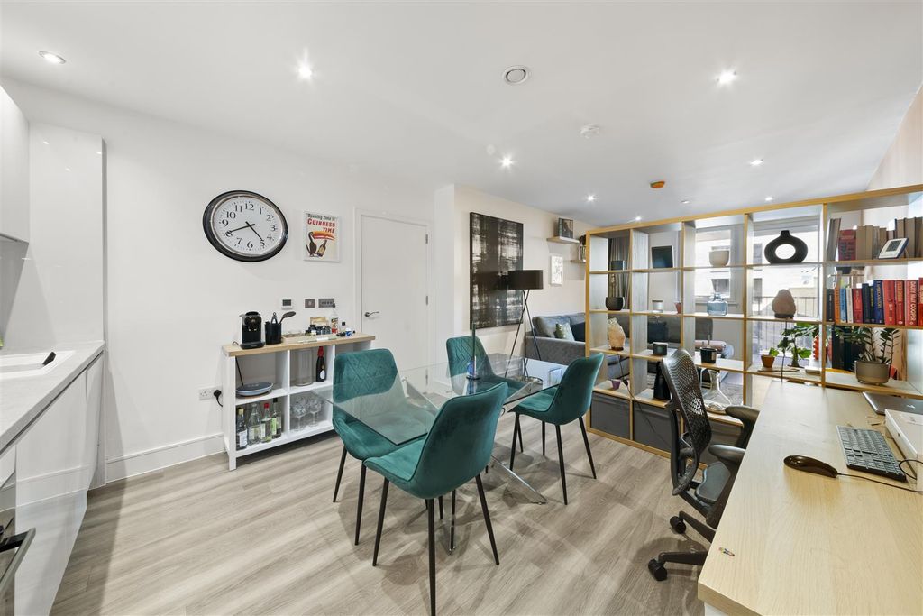 Property photo 3 of 17 7