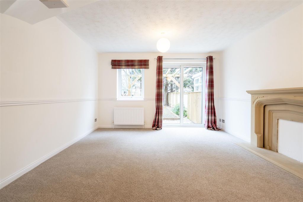 Property photo 3 of 13 Living Room