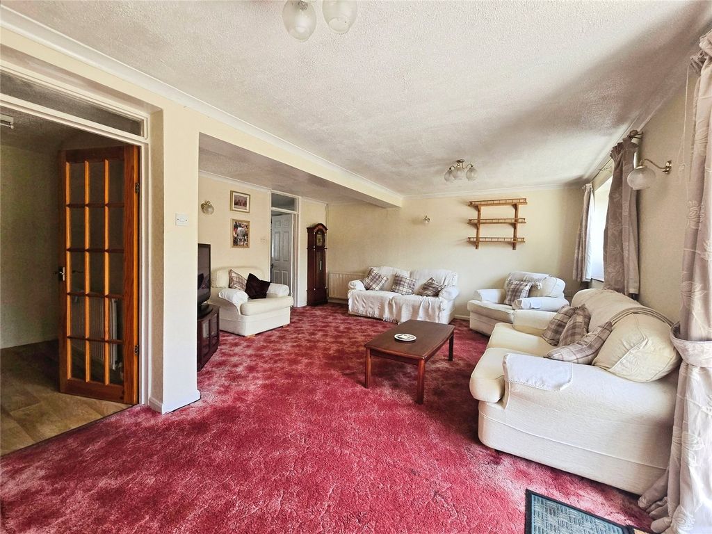 Property photo 3 of 12 Picture No. 02
