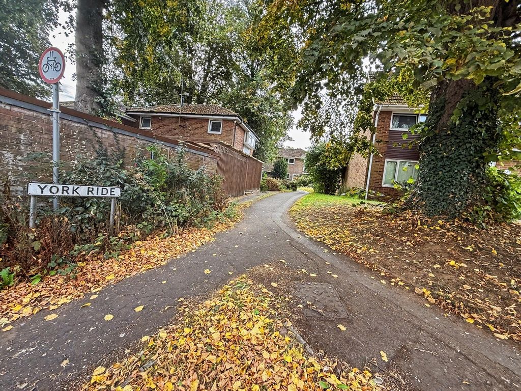 Property photo 1 of 31 5503303
