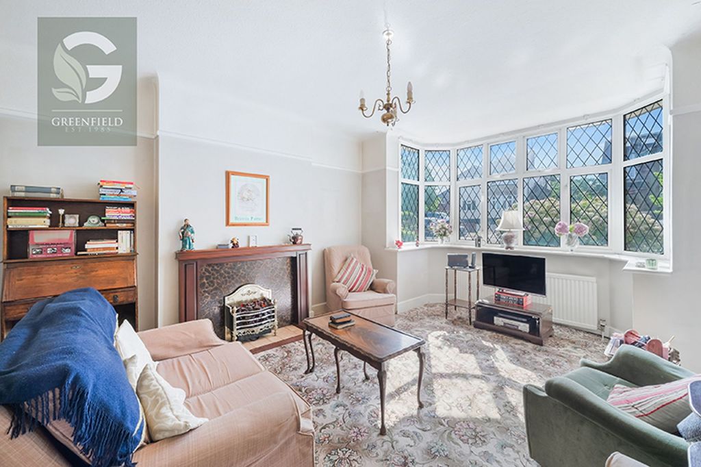Property photo 2 of 14 Seymour Avenue, East Ewell, Epsom, Surrey, Kt17 2Rs