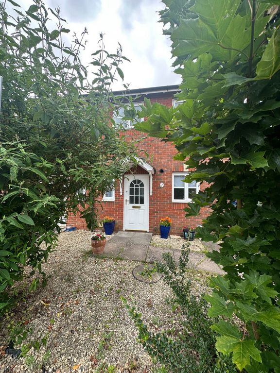 Property photo 2 of 8