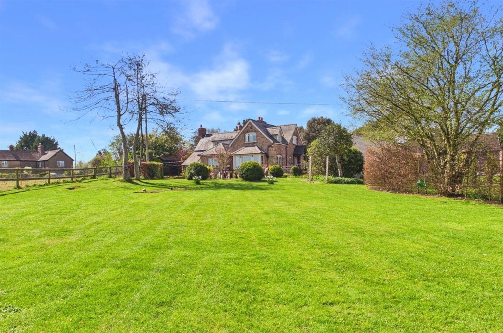 Property photo 3 of 39 Picture No. 17