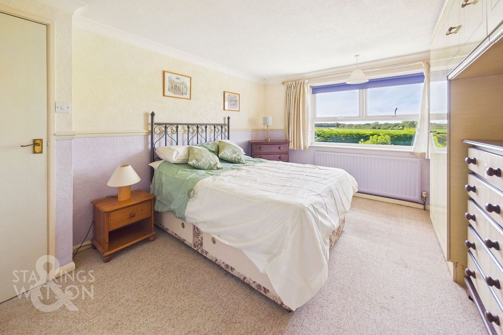 Property photo 3 of 27