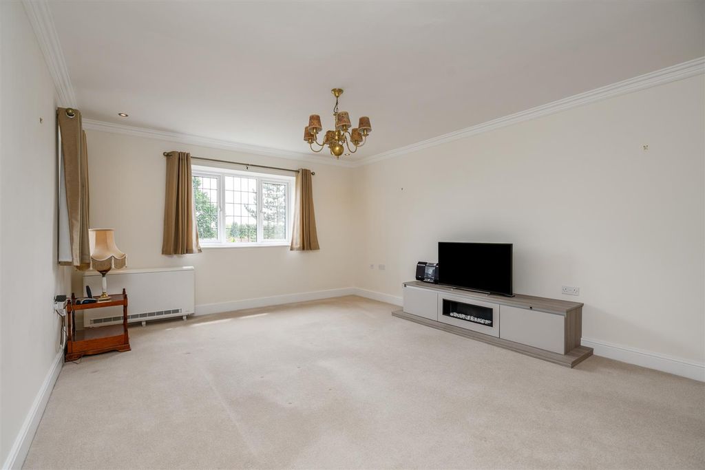 Property photo 2 of 16 Flat 8 Cavendish Court_3.Jpg