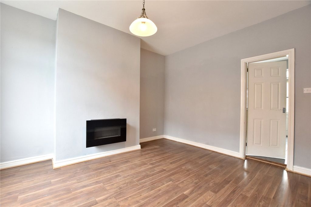 Property photo 2 of 16 Picture No. 06