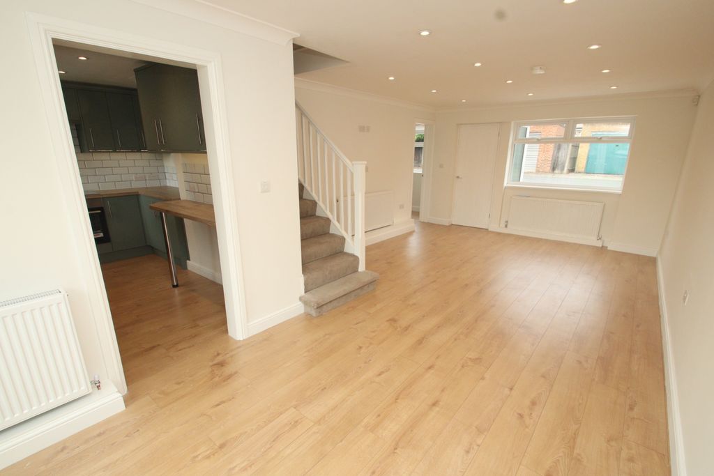Property photo 3 of 17 Photo 28