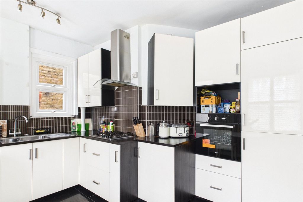 Property photo 3 of 9 Picture No. 06