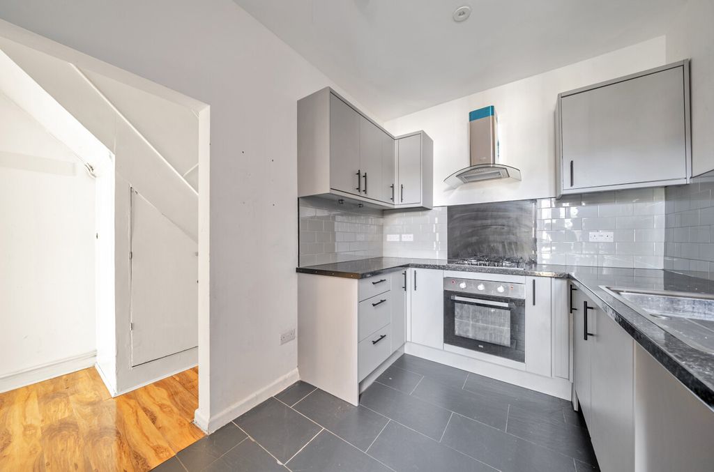 Property photo 3 of 12 1458680-11-69Fe69...