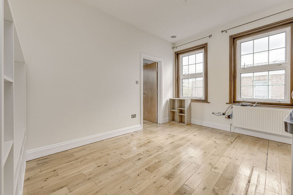 Property photo 1 of 5