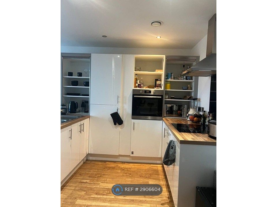 Property photo 3 of 16 Kitchen.