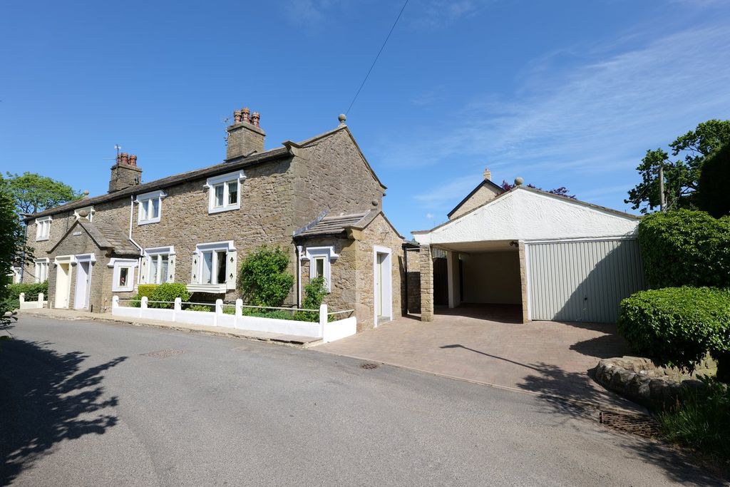 Property photo 1 of 30