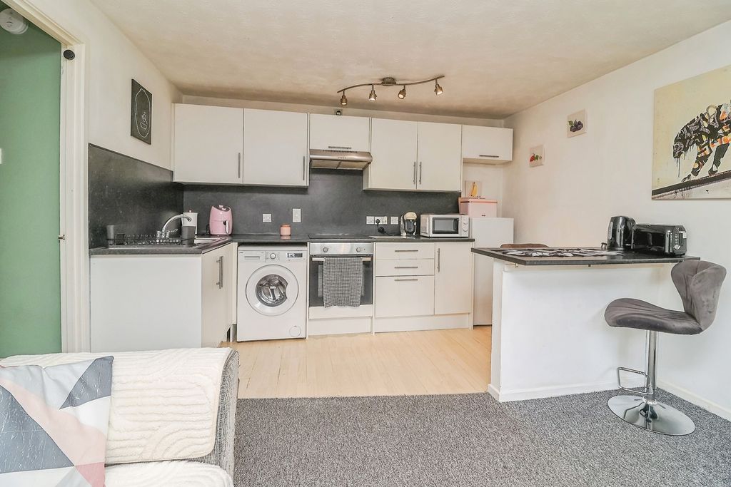 Property photo 3 of 15 Pbox-Img.Jpg