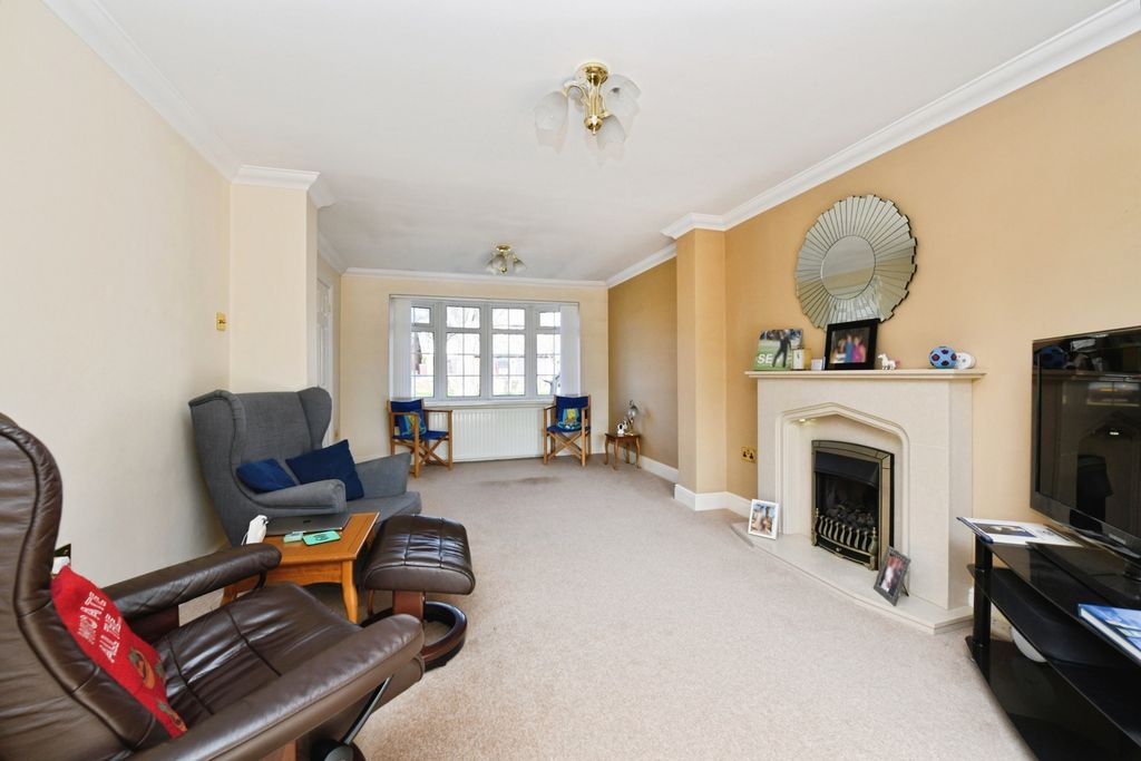 Property photo 2 of 20 Living Room