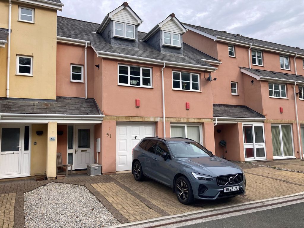 Property photo 1 of 25